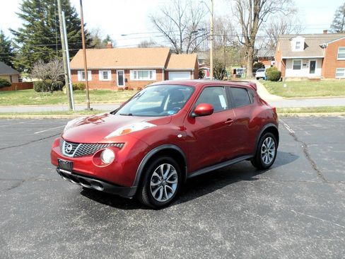 Used 2011 Nissan Juke SV w/ Sport Pkg image 2
