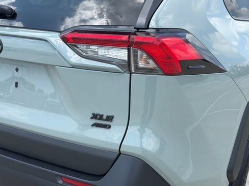 Used 2021 Toyota RAV4 XLE w/ Convenience Package AWD/4WD image 4