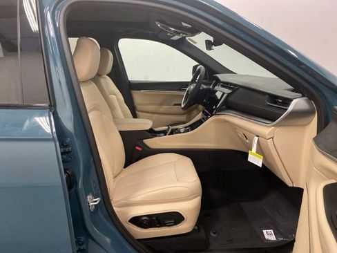 New 2026 Jeep Grand Cherokee Limited image 25