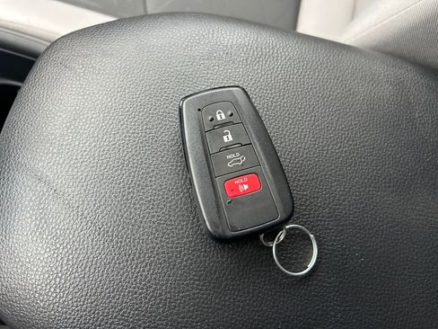 New 2025 Toyota RAV4 XLE image 33