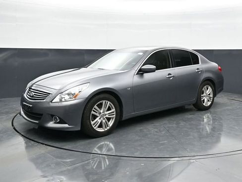 Used 2015 INFINITI Q40 w/ Navigation Package image 3