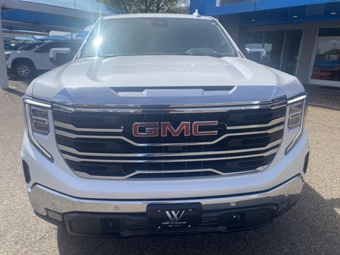 Used 2023 GMC Sierra 1500 SLT AWD/4WD image 3