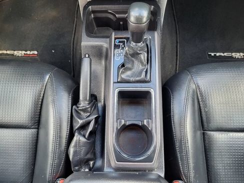 Used 2019 Toyota Tacoma TRD Off-Road AWD/4WD image 19