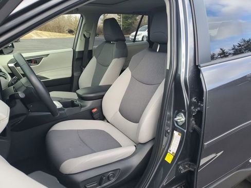 Used 2023 Toyota RAV4 XLE image 19