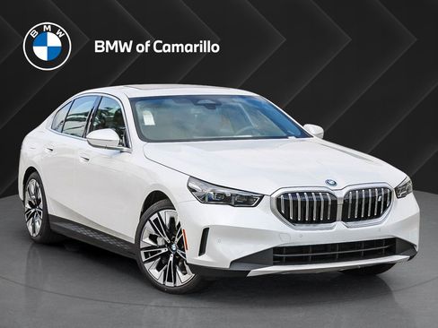 New 2026 BMW i5 eDrive40 w/ Premium Package image 1