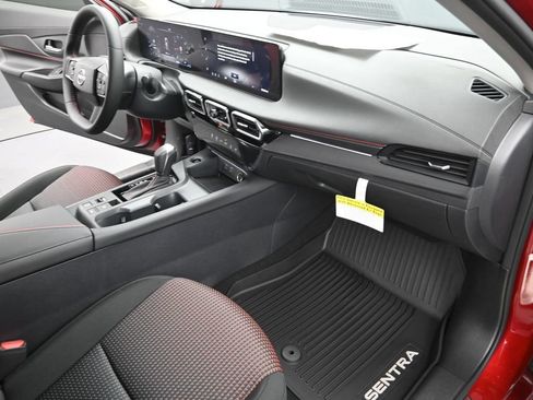 Certified 2026 Nissan Sentra SR w/ Floor Mat Package FWD image 28