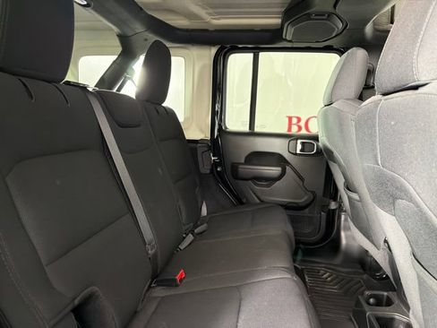 Used 2022 Jeep Wrangler Unlimited Sport AWD/4WD image 18