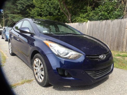 Used 2012 Hyundai Elantra GLS image 7
