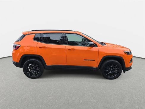 New 2026 Jeep Compass Latitude image 4