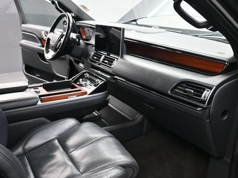 Used 2022 Lincoln Navigator Reserve AWD/4WD image 20