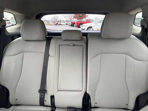 Used 2025 Kia Sportage EX image 34