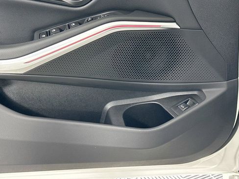 Used 2025 BMW 330i Sedan w/ Convenience Package image 19