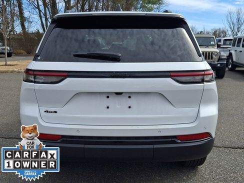 Used 2024 Jeep Grand Cherokee Altitude image 5