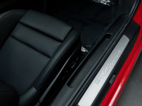 Certified 2025 Porsche 911 Carrera T RWD image 38