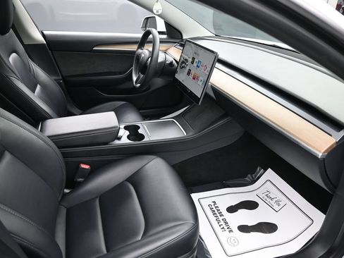 Used 2023 Tesla Model 3 Standard Range RWD image 31