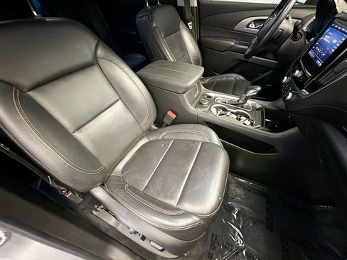Used 2021 Chevrolet Traverse RS FWD image 16