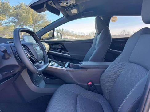 Used 2024 Subaru Solterra Premium image 9