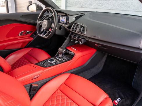 Used 2022 Audi R8 V10 performance image 2