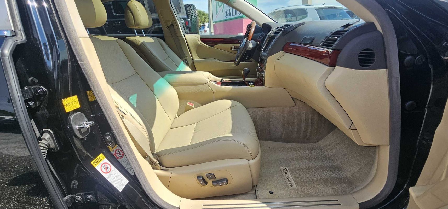 Used 2008 Lexus LS 460 RWD image 27