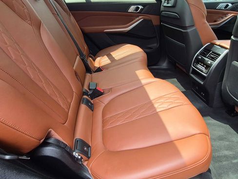 Used 2022 BMW X7 xDrive40i w/ Premium Package AWD/4WD image 21