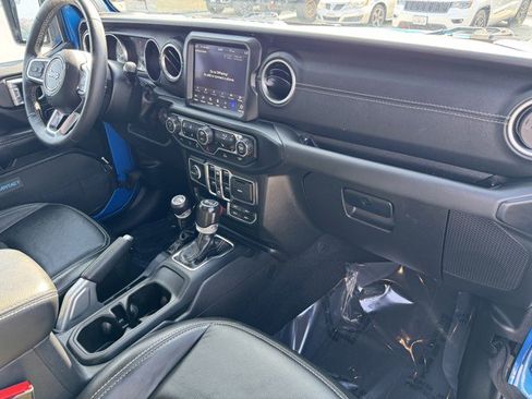 Used 2022 Jeep Wrangler Unlimited Sahara w/ Cold Weather Group image 7