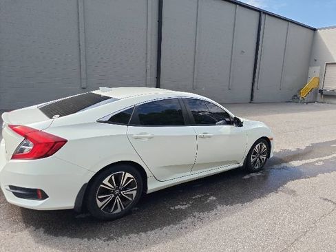 Used 2017 Honda Civic EX-L image 3