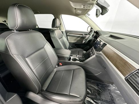 Used 2023 Volkswagen Atlas SE image 28