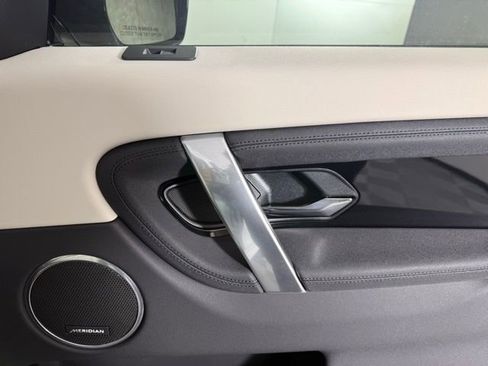 New 2025 Land Rover Discovery Sport S image 32