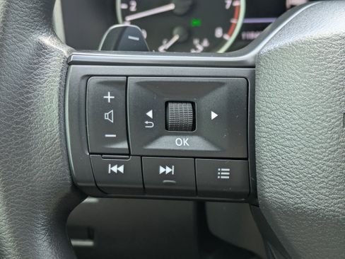 Used 2025 Nissan Rogue S FWD image 21
