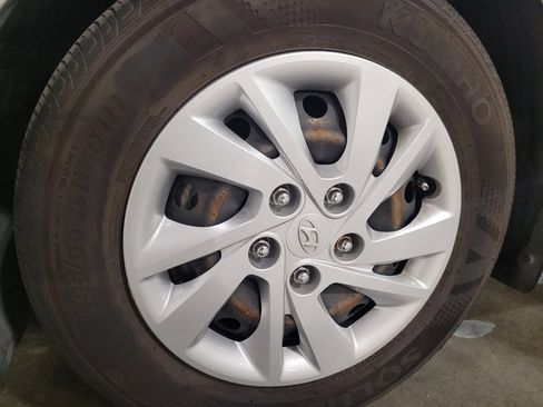 Used 2019 Hyundai Elantra SE w/ Cargo Package image 31