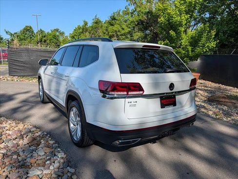 Used 2023 Volkswagen Atlas SE w/ Panoramic Sunroof Package FWD image 3