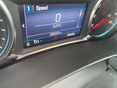 Used 2024 Chevrolet Equinox LT FWD image 18