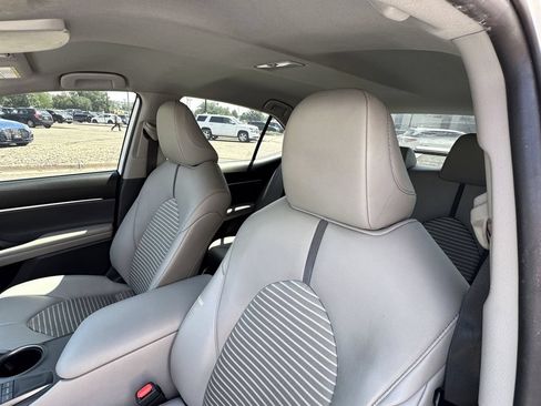 Used 2023 Toyota Camry SE FWD image 18