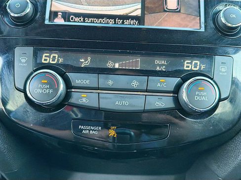 Used 2019 Nissan Rogue SL w/ Premium Package image 34