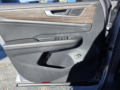 Used 2024 Volkswagen Atlas SEL Premium R-Line image 19