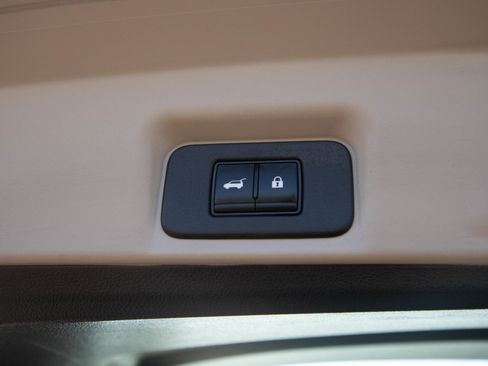 Used 2023 Nissan Ariya AWD image 11