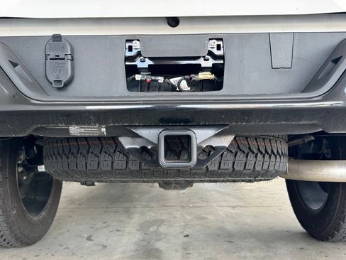 Used 2025 Chevrolet Colorado Trail Boss AWD/4WD image 17