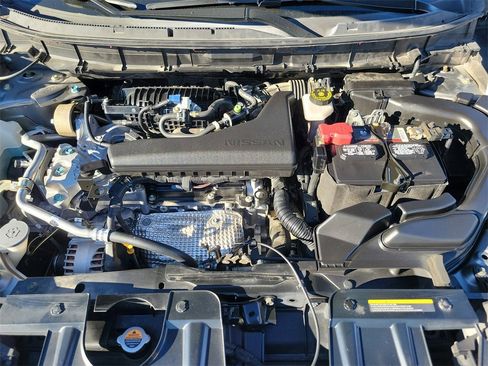 Used 2018 Nissan Rogue SV w/ Premium Package image 27