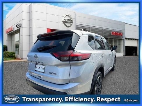 Certified 2024 Nissan Rogue SV AWD/4WD image 2