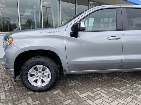 Used 2025 Chevrolet Silverado 1500 LT image 10