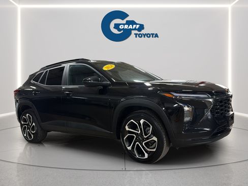 Used 2024 Chevrolet Trax RS w/ Sunroof Package FWD image 10