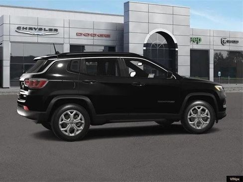 New 2024 Jeep Compass Latitude w/ Convenience Group AWD/4WD image 15