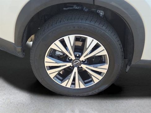 Certified 2023 Nissan Rogue SV image 21