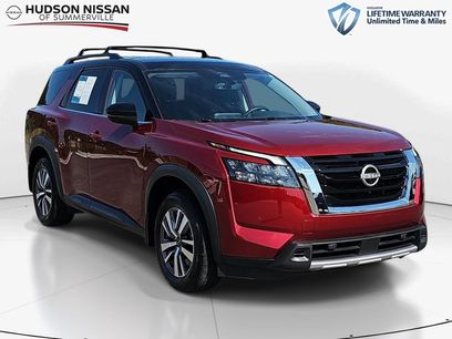 Used 2025 Nissan Pathfinder SL