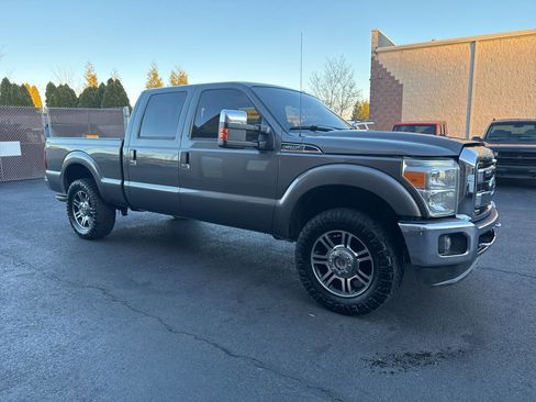 Used 2014 Ford F250 Lariat w/ Chrome Package image 8