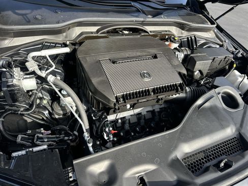 Used 2025 Acura MDX FWD w/ Technology Package image 9