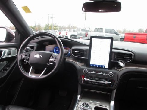 Used 2020 Ford Explorer Platinum w/ Premium Technology Package image 26