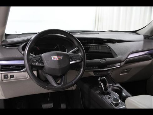 Certified 2023 Cadillac XT4 Luxury w/ Cold Weather Package image 6