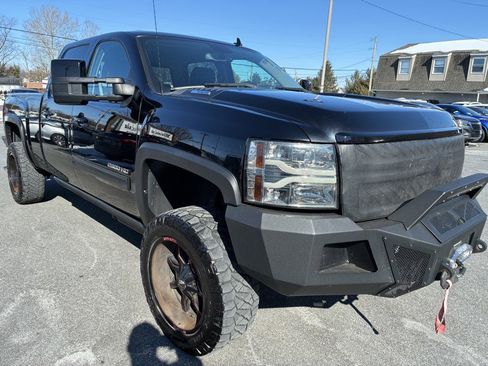 Used 2014 Chevrolet Silverado 2500 LTZ w/ LTZ Plus Package image 3