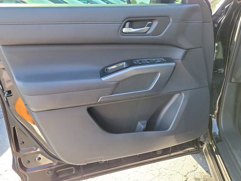 Certified 2025 Nissan Pathfinder SL w/ Cargo Package FWD image 16